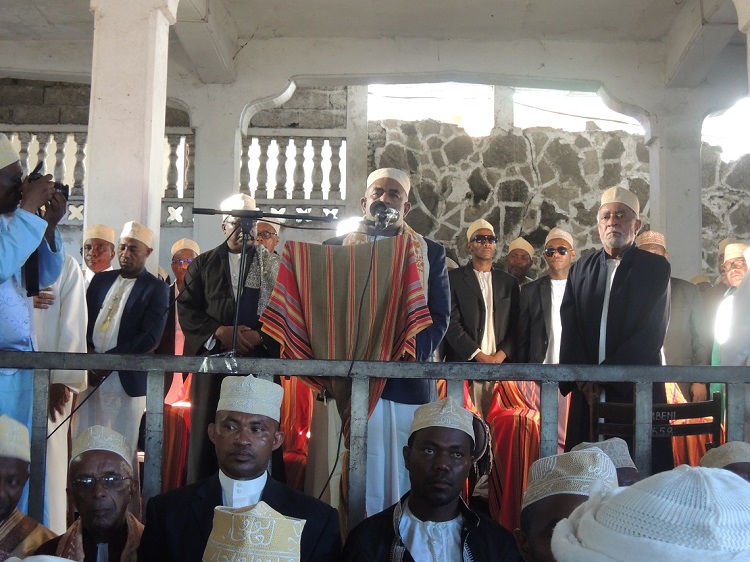 image Commémoration de la mort de Taki à M’béni: Mamadou et Azali, chaque camp organise séparément sa cérémonie